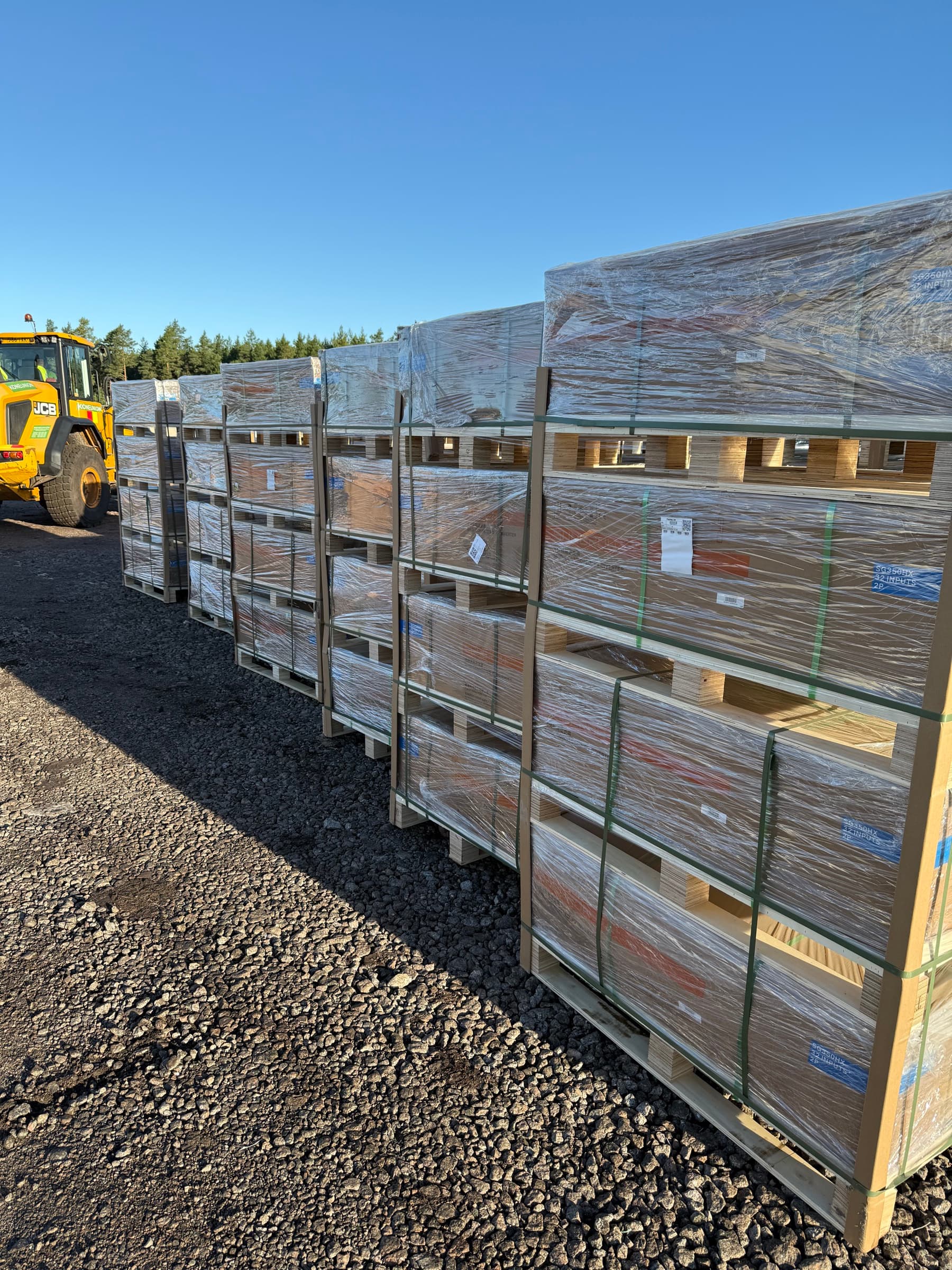 Delivery inspection of Sungrow inverters in Finland — Globe Energy